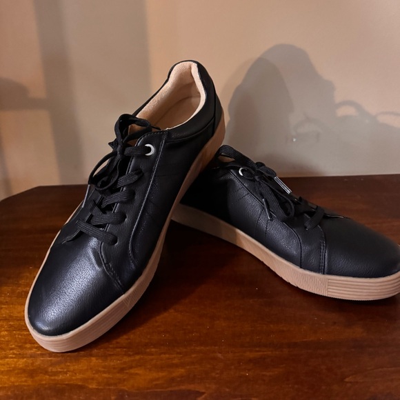 SOUL Naturalizer Neela Women’s Black with Tan Sole Sneakers NWOT Size 10W - Picture 3 of 9